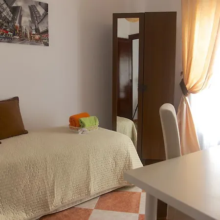 アパルタメントス プラザ デ オーストリア コルドバ