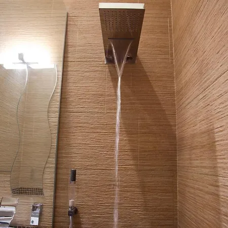 アパルタメントス プラザ デ オーストリア