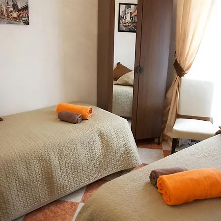 Apartman Plaza De Austria *